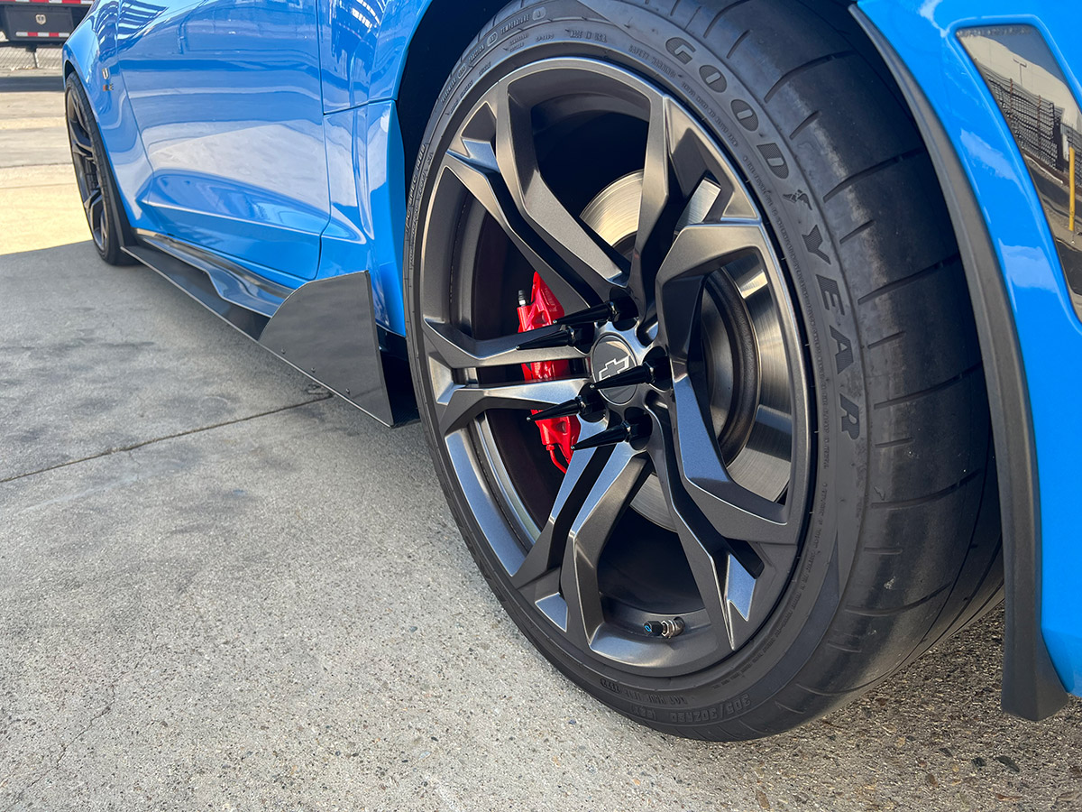 Randy's Aggressive Camaro ZL1 with Vicrez Side Splitters